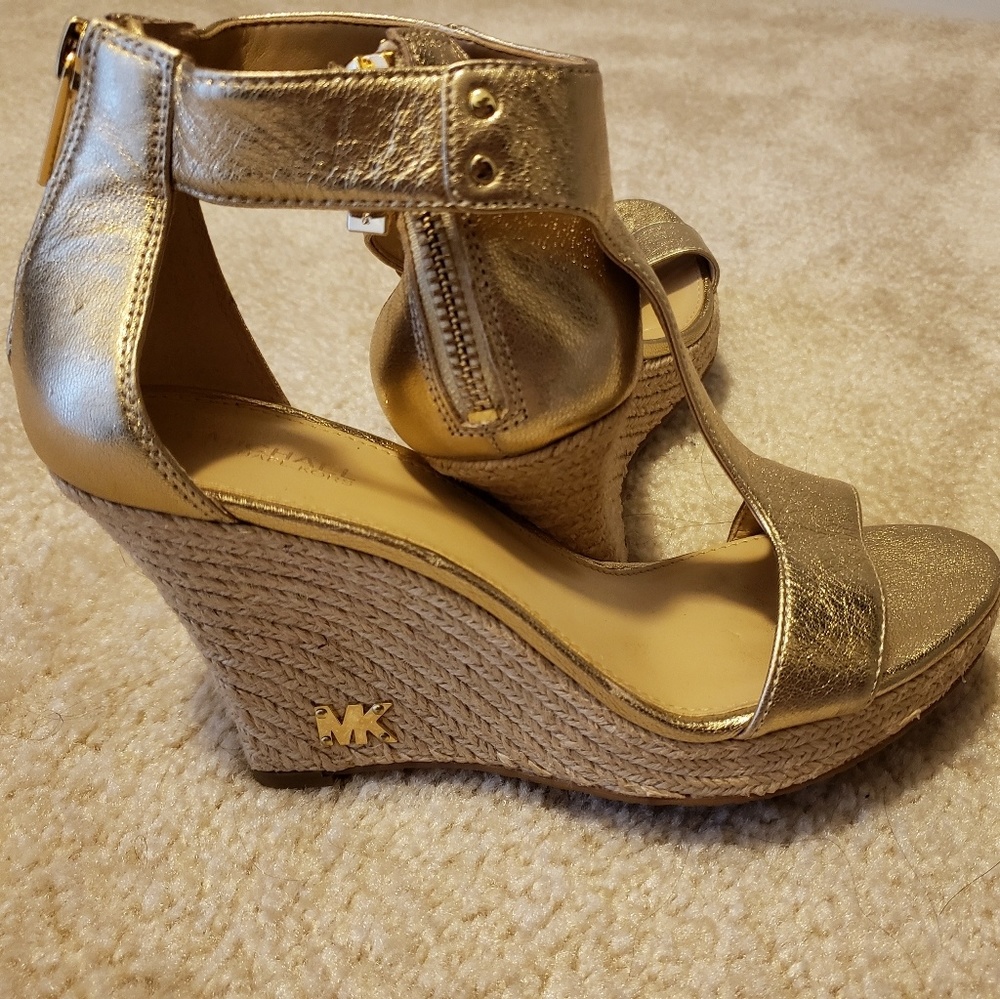 NWOT Gold Michael Kors Wedge Heels - SIZE: 7.5